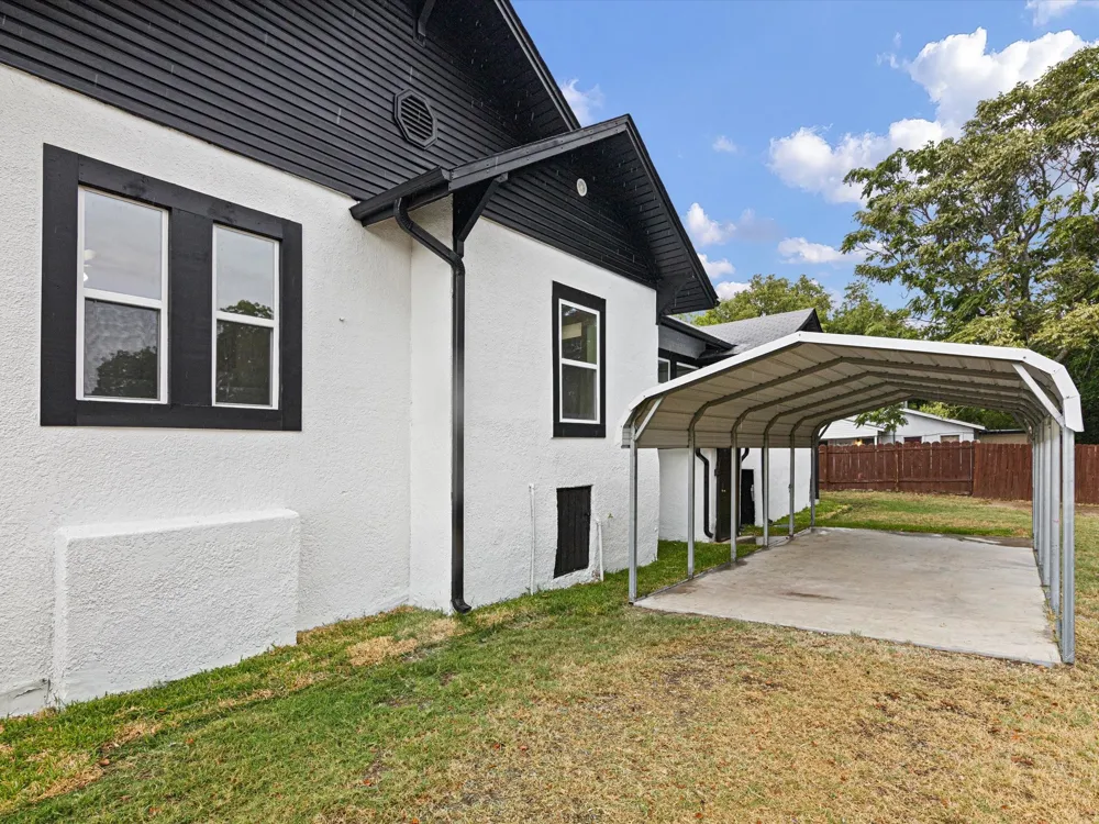 611 Cherry Street Bowie, TX 76230