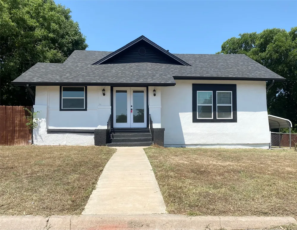 611 Cherry Street Bowie, TX 76230