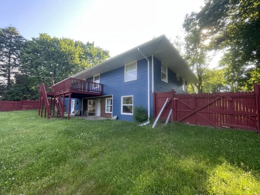 1806 Barr Street Hillsdale, MI 49242