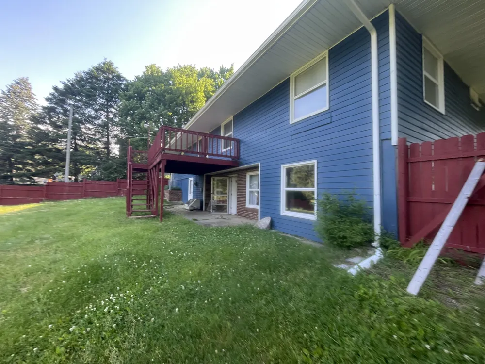 1806 Barr Street Hillsdale, MI 49242