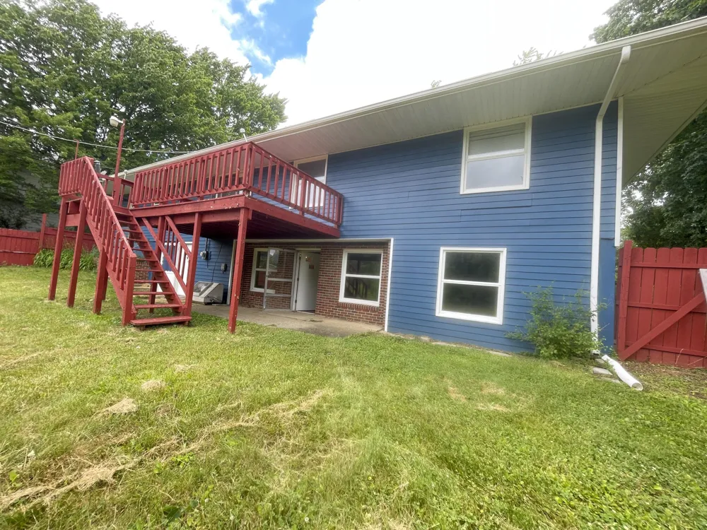 1806 Barr Street Hillsdale, MI 49242