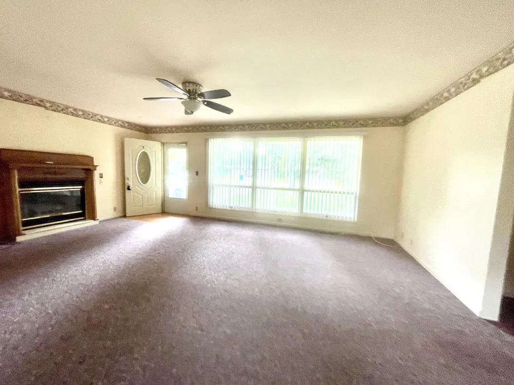 1806 Barr Street Hillsdale, MI 49242