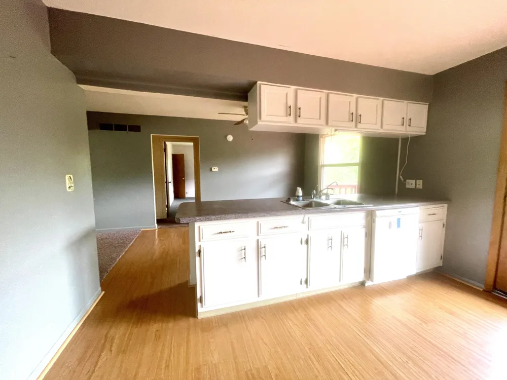 1806 Barr Street Hillsdale, MI 49242