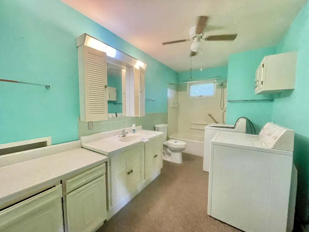 1806 Barr Street Hillsdale, MI 49242