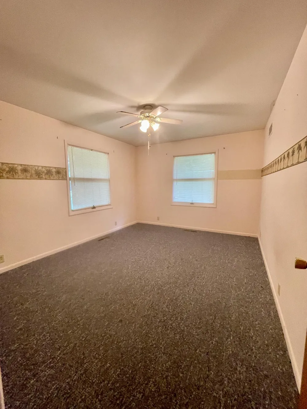 1806 Barr Street Hillsdale, MI 49242