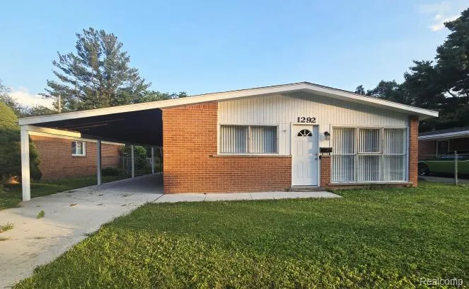 1292 Moulin Avenue Madison Heights City, MI 48071