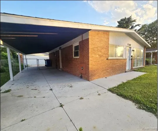 1292 Moulin Avenue Madison Heights City, MI 48071