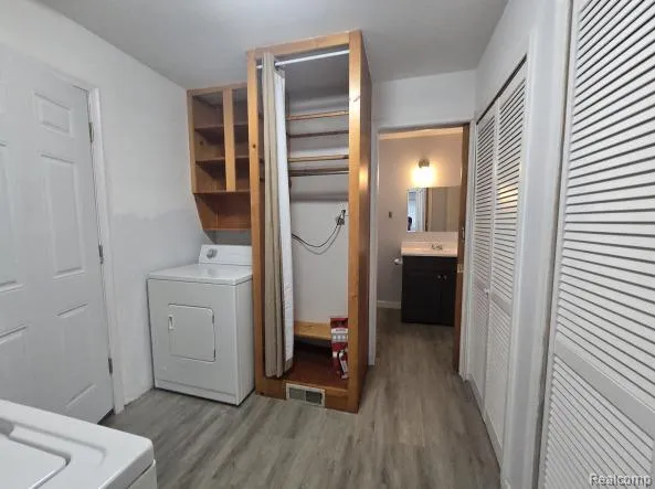 1292 Moulin Avenue Madison Heights City, MI 48071
