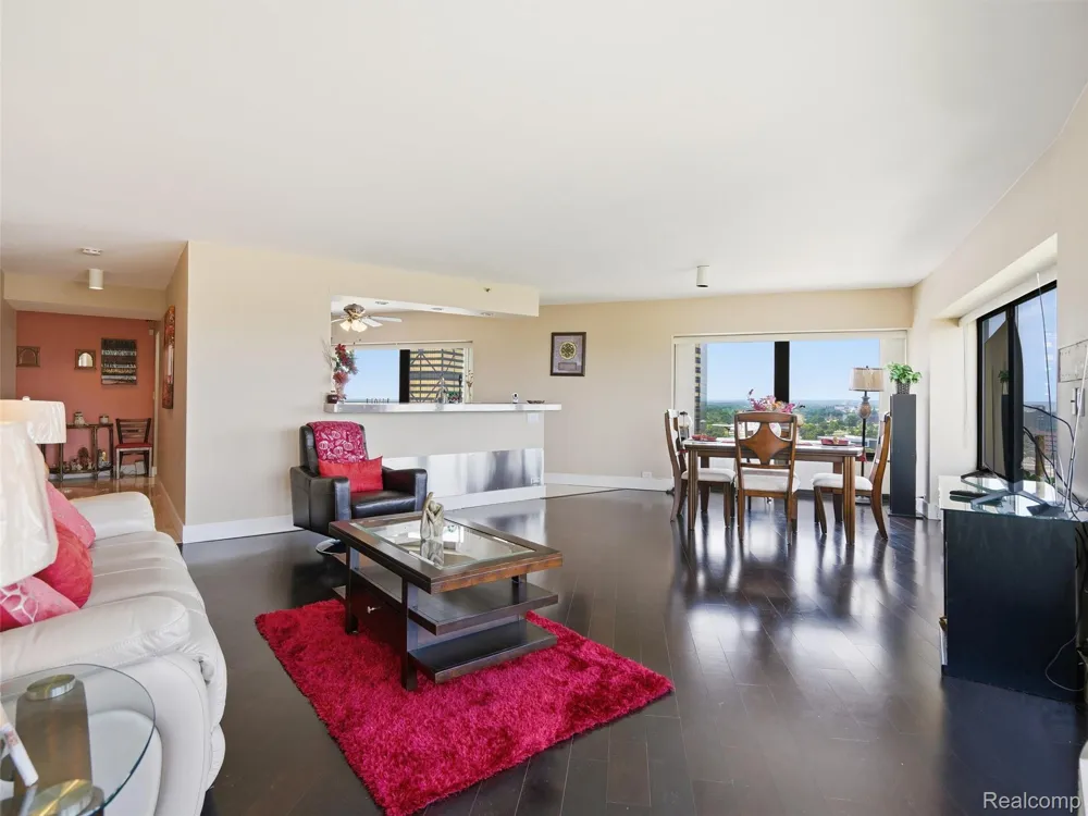 5000 Town Center #1806 Southfield City, MI 48075