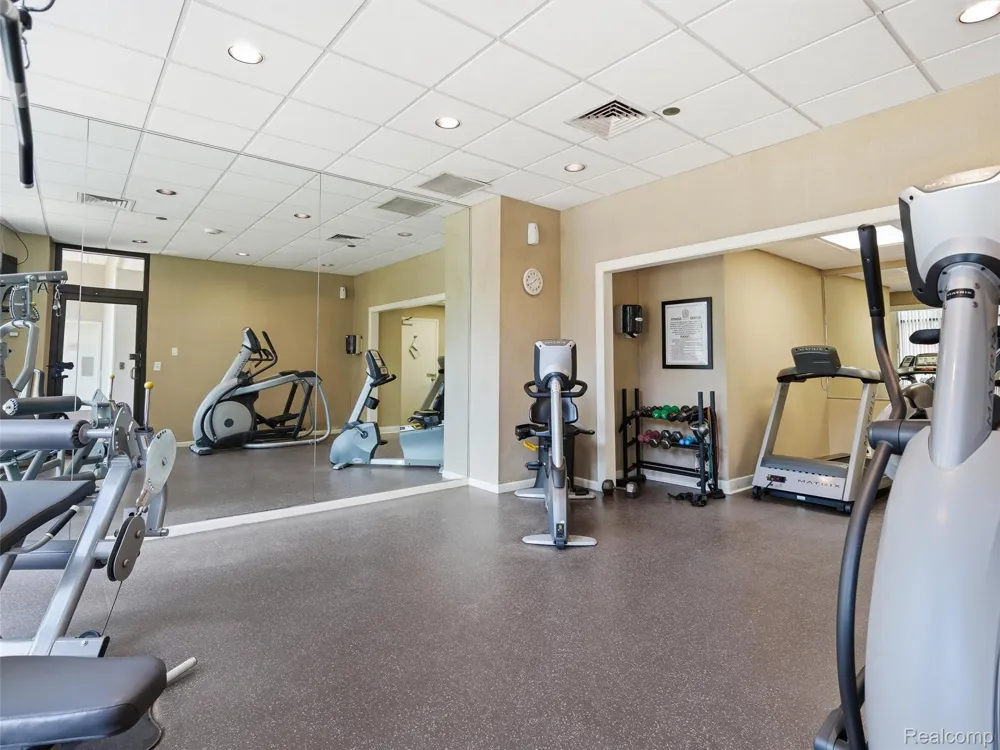 5000 Town Center #1806 Southfield City, MI 48075