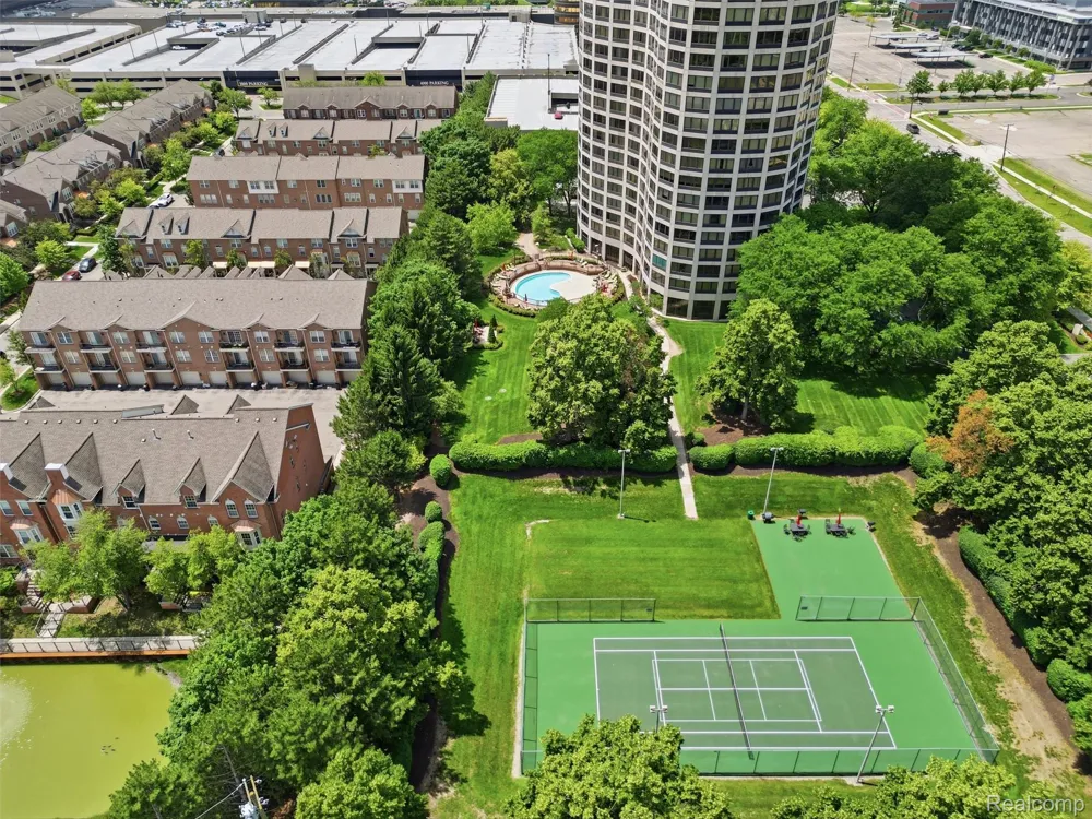 5000 Town Center #1806 Southfield City, MI 48075
