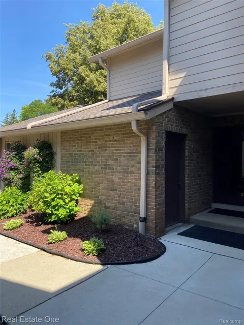 6463 Maple Hills Lane