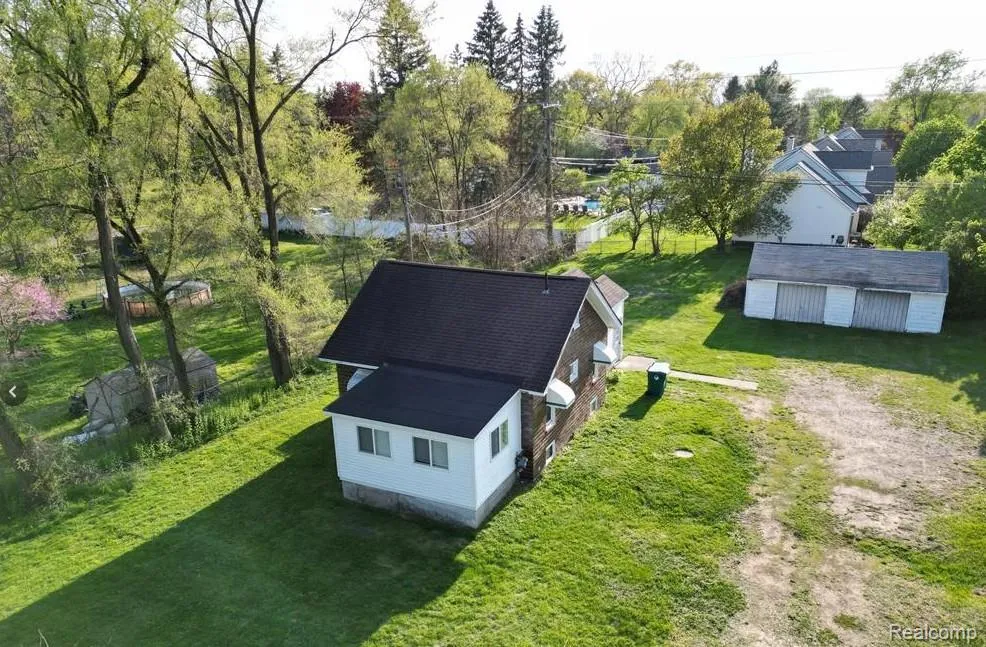 2365 Welch Road Commerce Charter Township, MI 48390