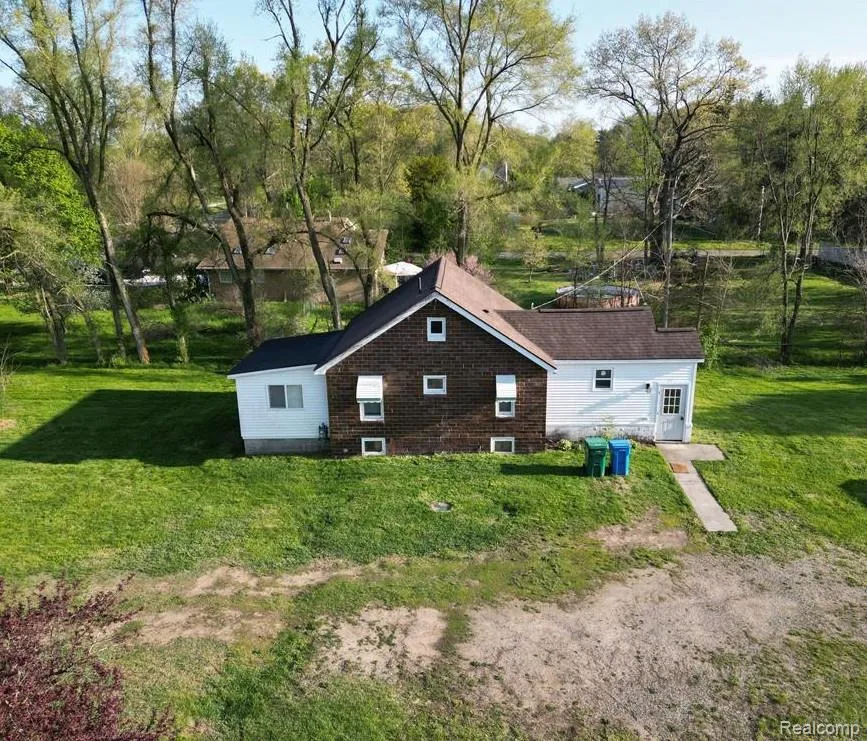 2365 Welch Road Commerce Charter Township, MI 48390