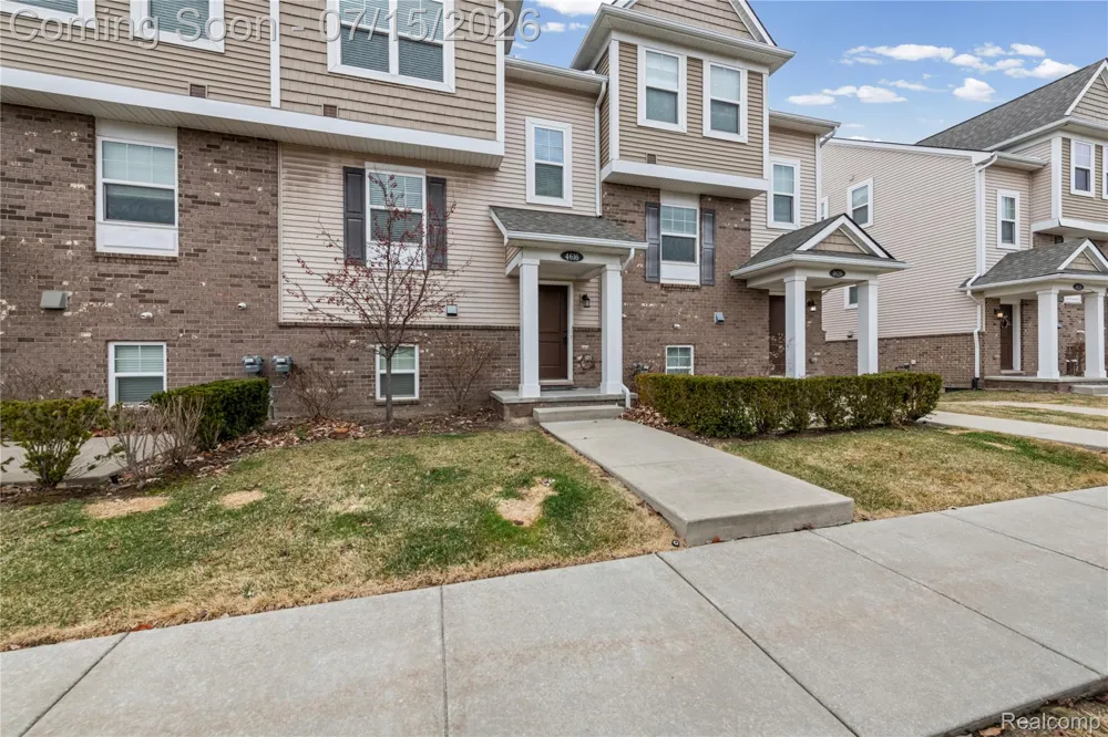 4616 Bradley Circle Troy City, MI 48085