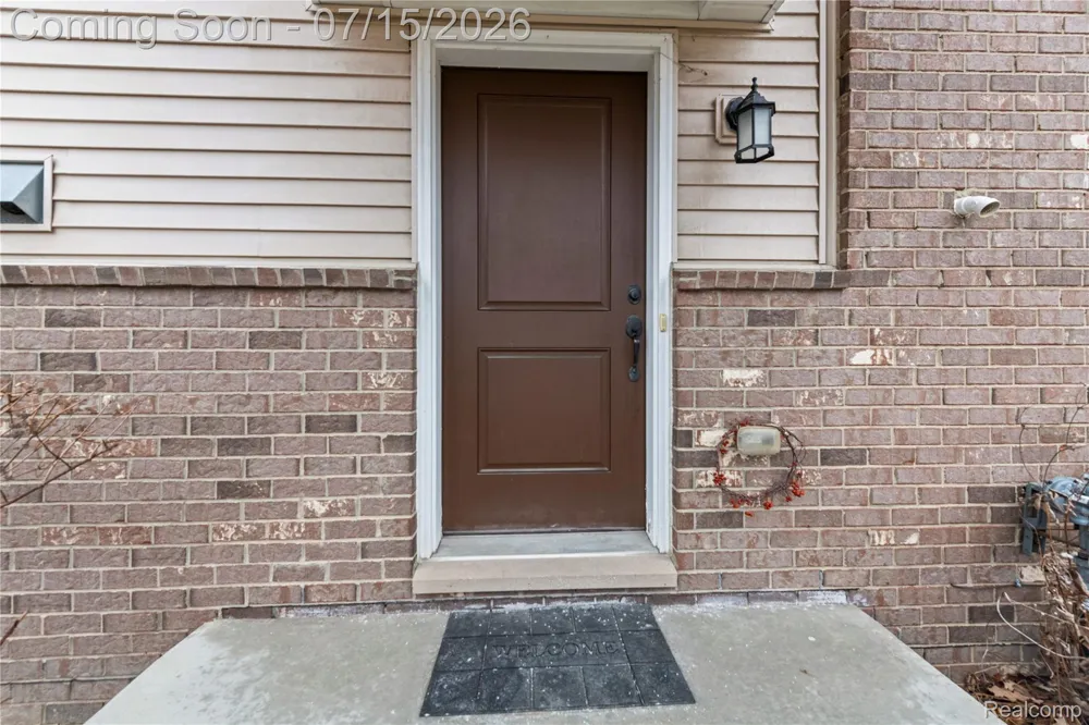4616 Bradley Circle Troy City, MI 48085