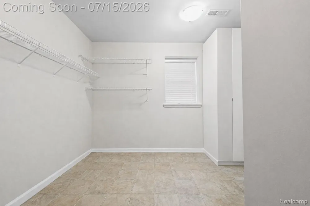 4616 Bradley Circle Troy City, MI 48085