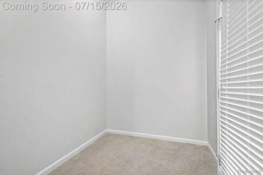 4616 Bradley Circle Troy City, MI 48085