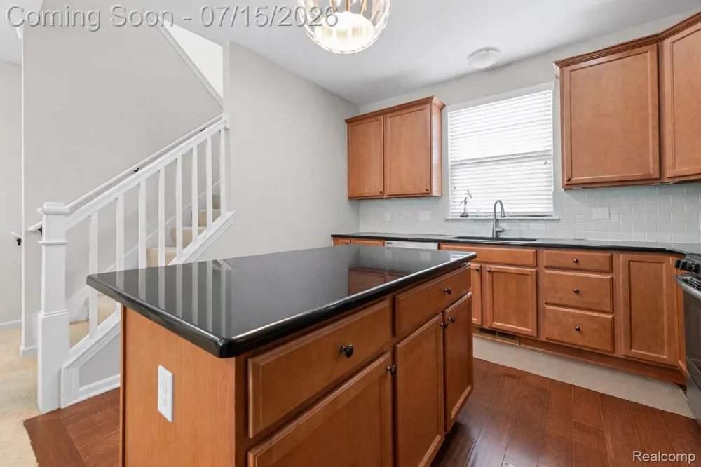 4616 Bradley Circle Troy City, MI 48085