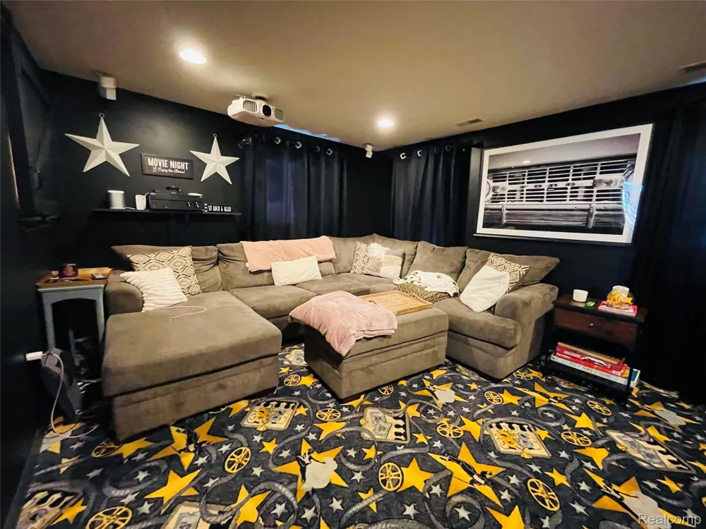 488 Welch Road Northville City, MI 48167