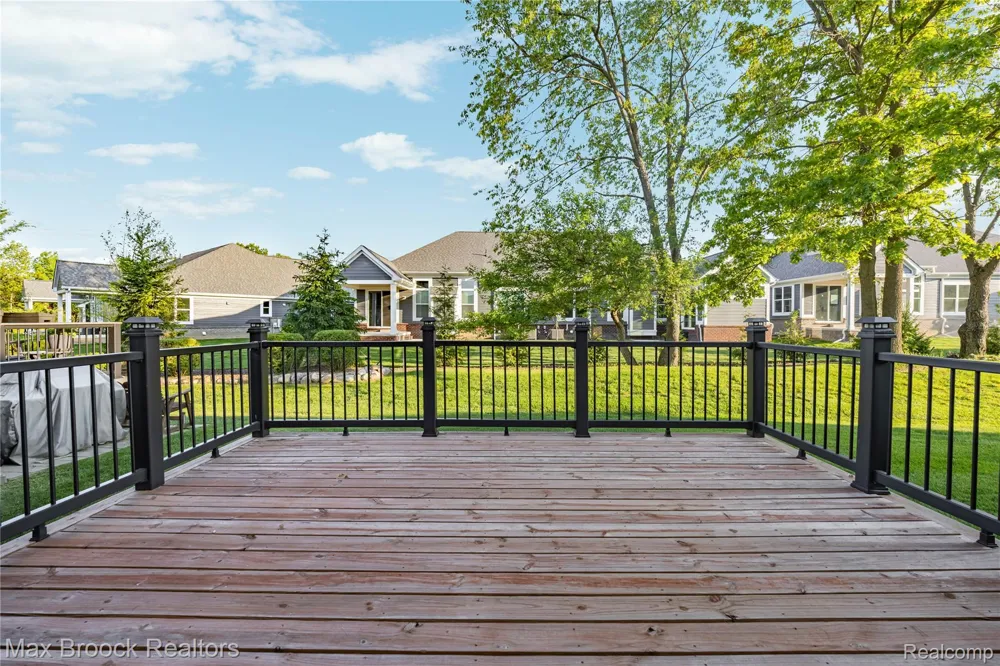 1723 Pine Forest Drive Commerce Charter Township, MI 48390
