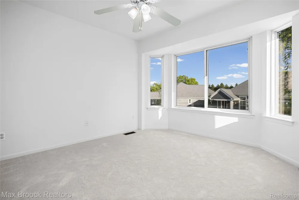 1723 Pine Forest Drive Commerce Charter Township, MI 48390