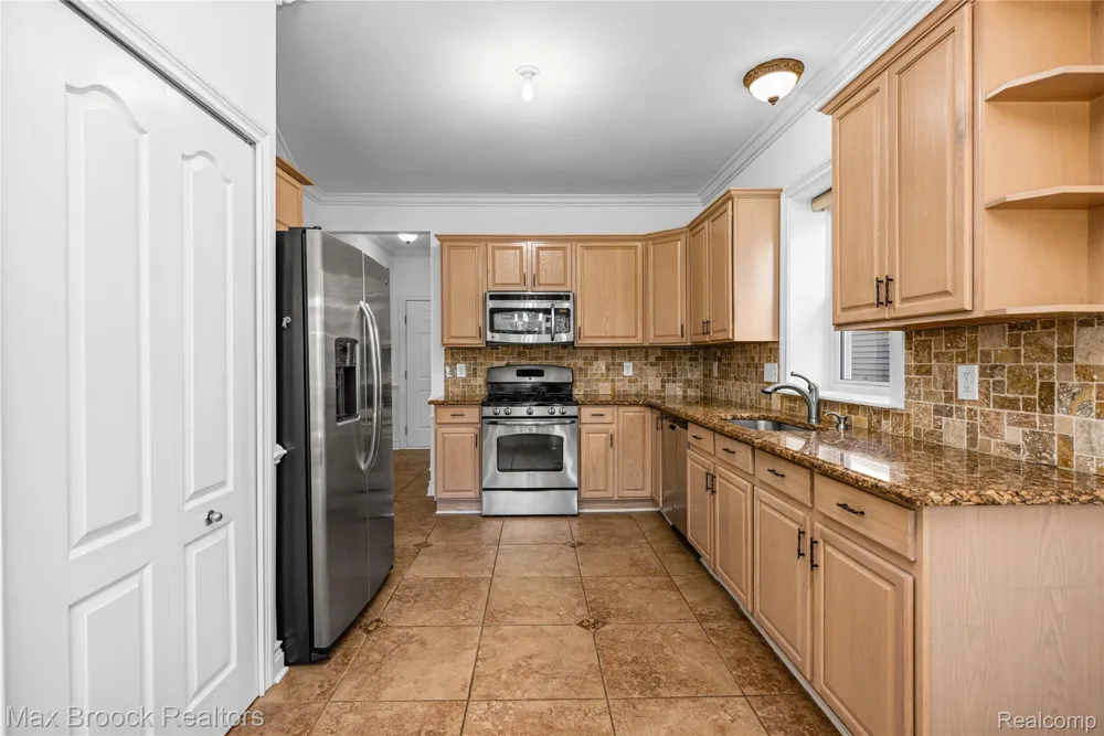 1723 Pine Forest Drive Commerce Charter Township, MI 48390