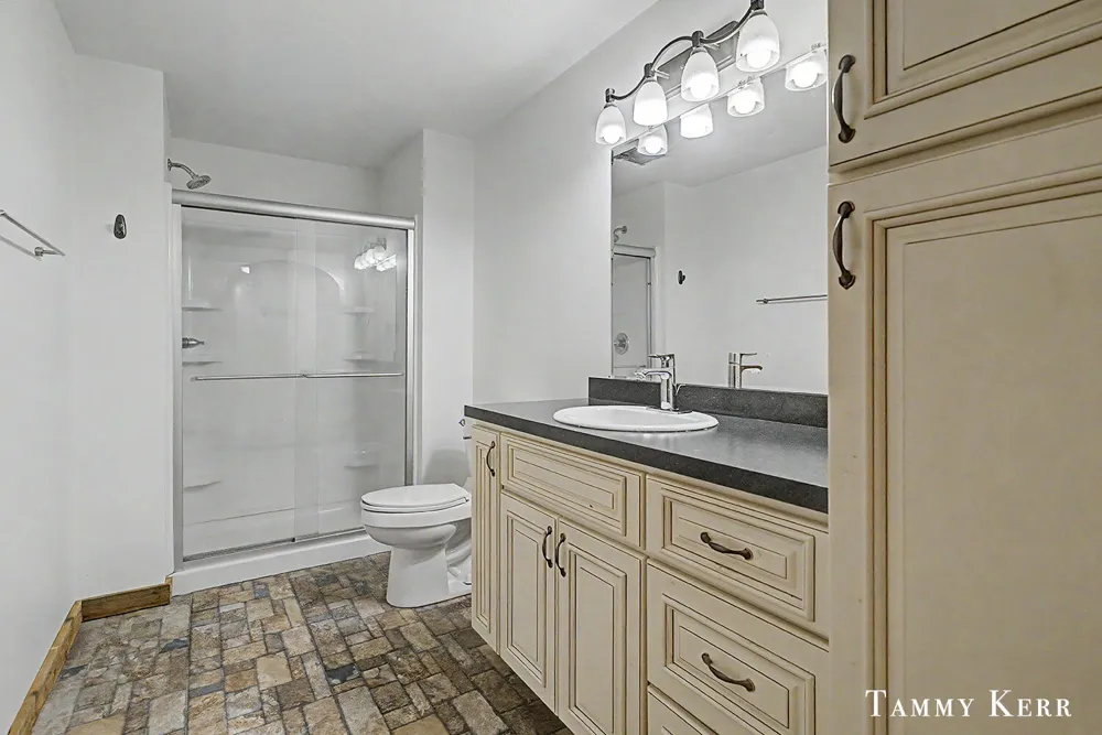 6220 146th Avenue Laketown Township, MI 49423