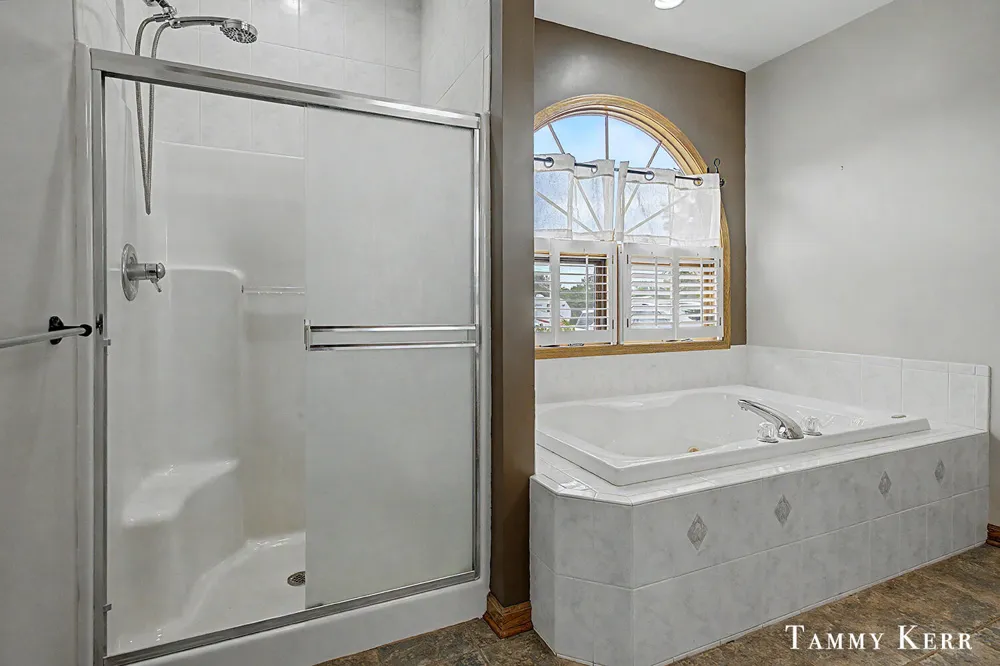 6220 146th Avenue Laketown Township, MI 49423