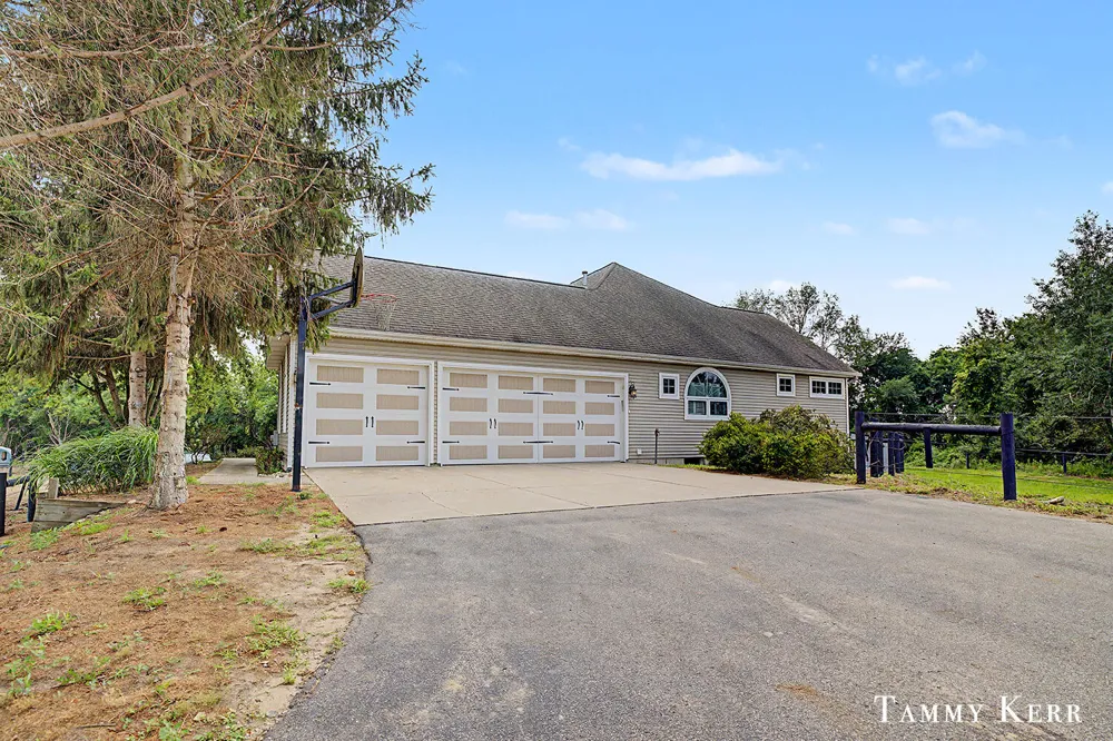 6220 146th Avenue Laketown Township, MI 49423