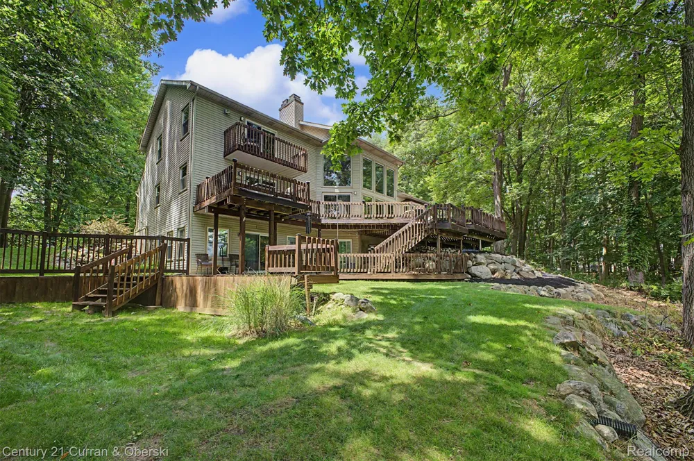 11349 Philway St Court Brighton Township, MI 48114