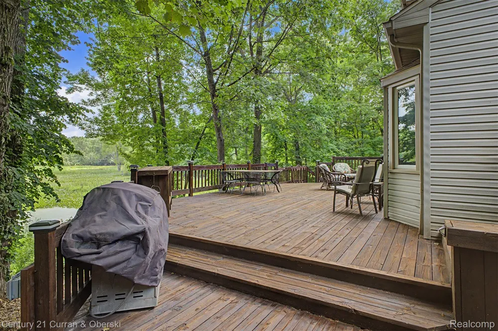 11349 Philway St Court Brighton Township, MI 48114