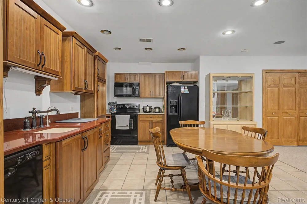 11349 Philway St Court Brighton Township, MI 48114