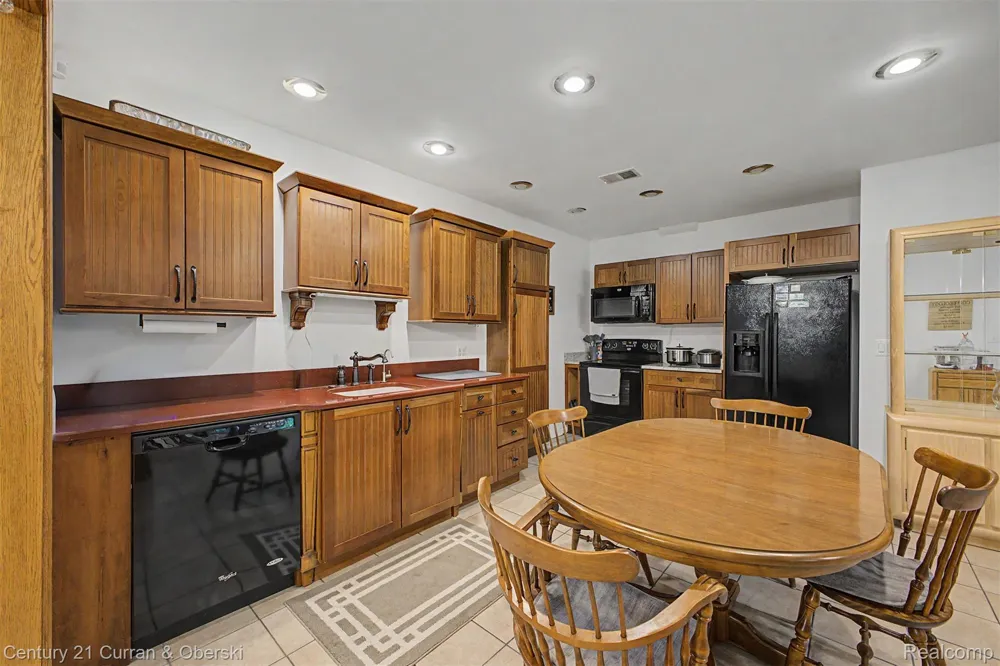11349 Philway St Court Brighton Township, MI 48114
