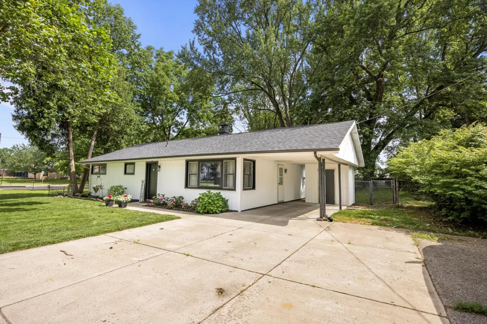113 W Hughes Street Marshall City, MI 49068