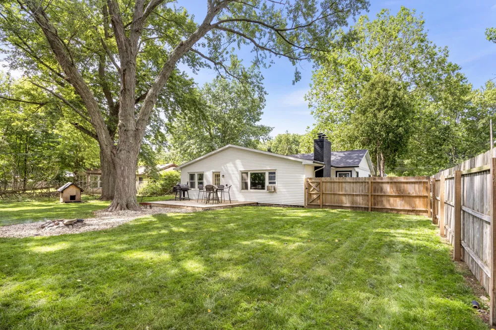 113 W Hughes Street Marshall City, MI 49068