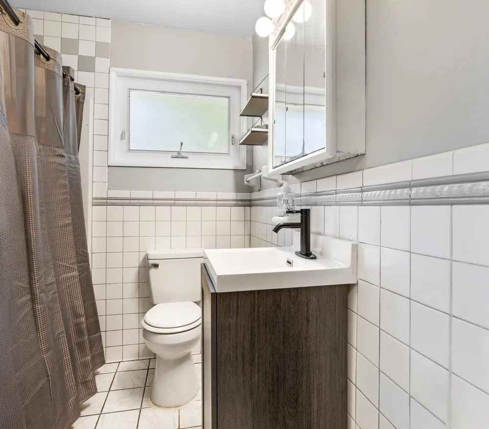 113 W Hughes Street Marshall City, MI 49068