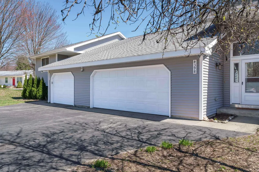 W Manhattan Long Lake Township, MI 49685