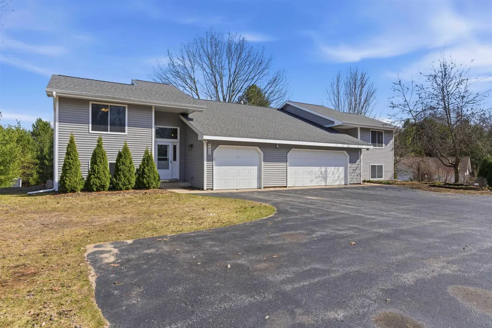 W Manhattan Long Lake Township, MI 49685