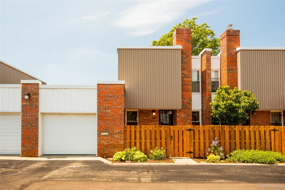 1911 Hyde Park Detroit City, MI 48207