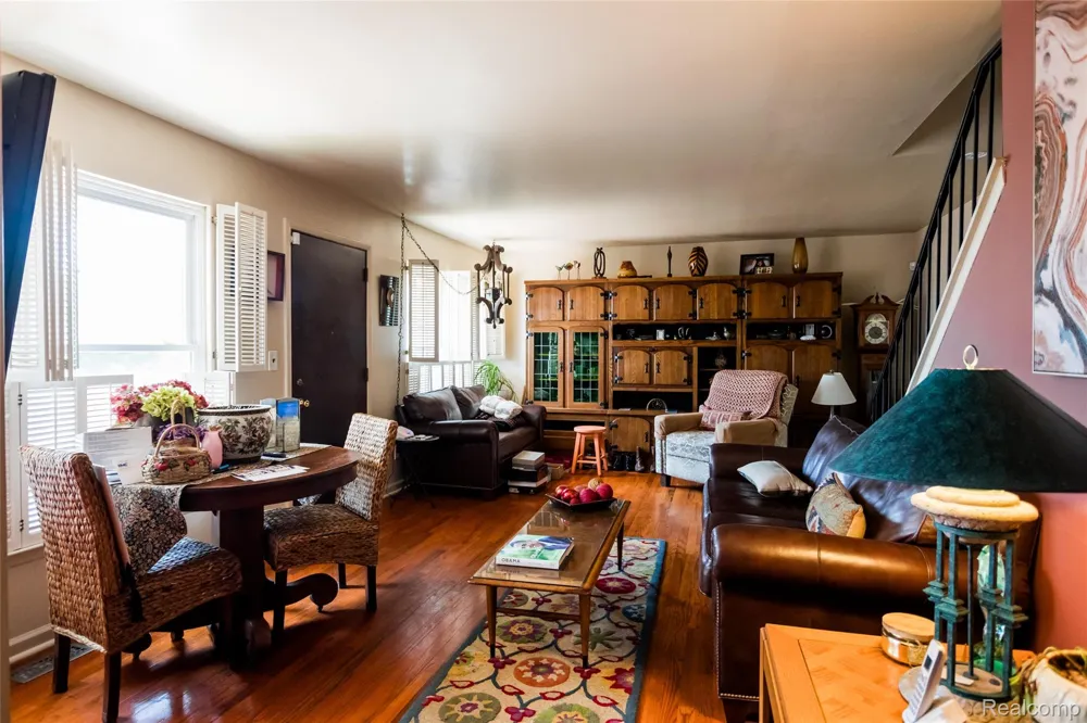 1911 Hyde Park Detroit City, MI 48207