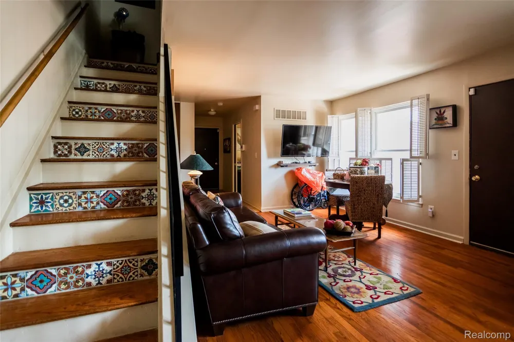 1911 Hyde Park Detroit City, MI 48207