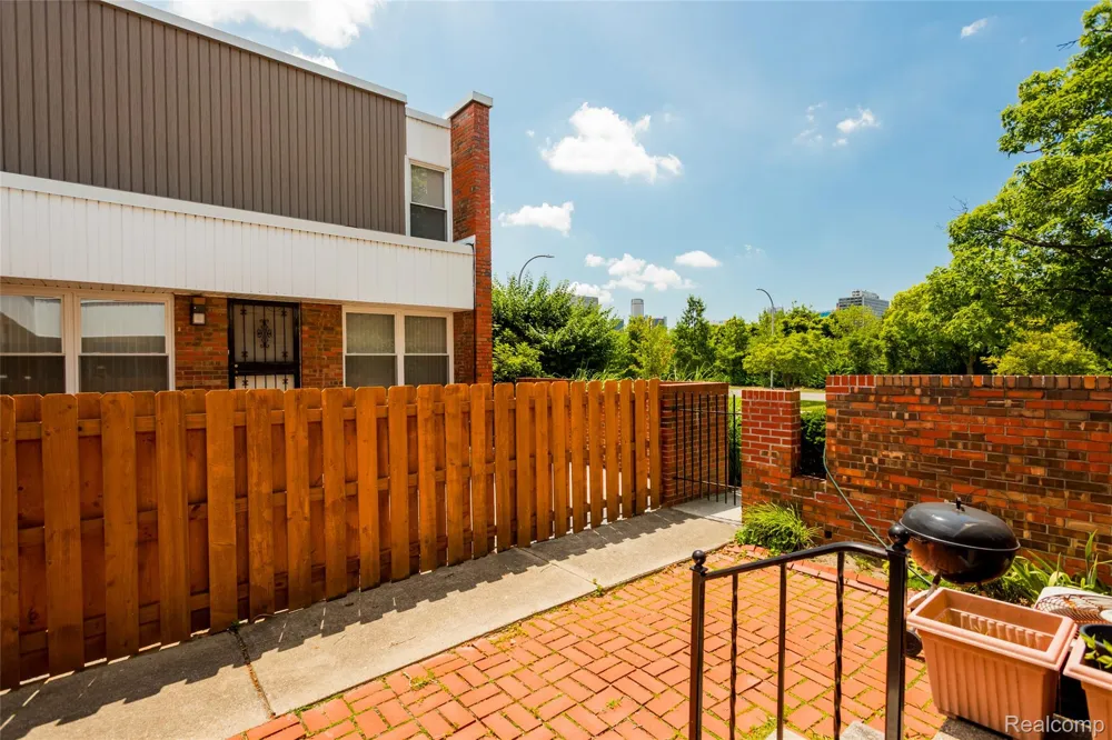 1911 Hyde Park Detroit City, MI 48207