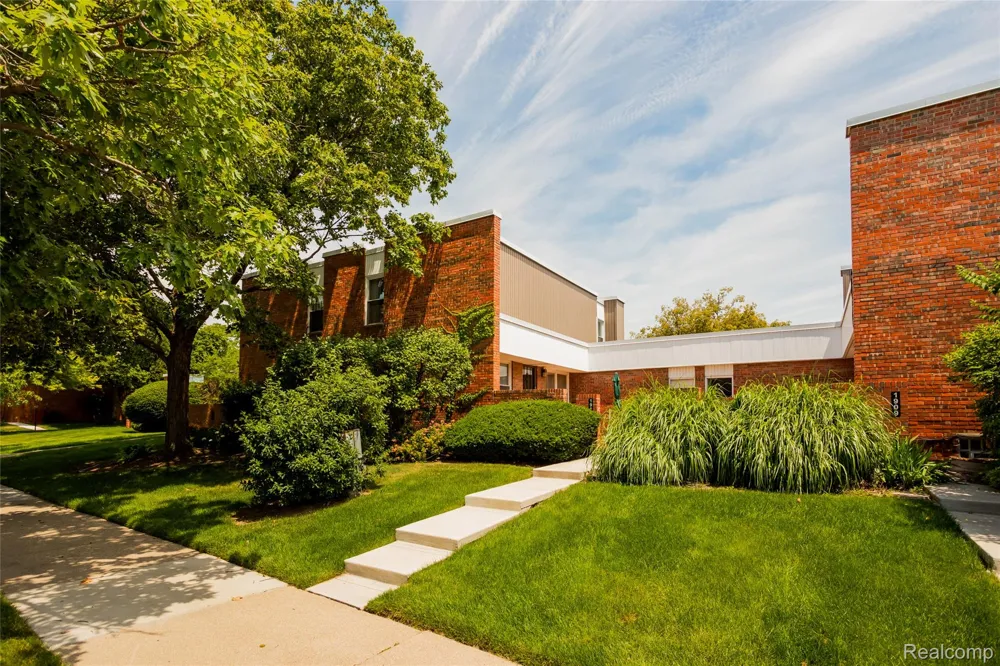 1911 Hyde Park Detroit City, MI 48207