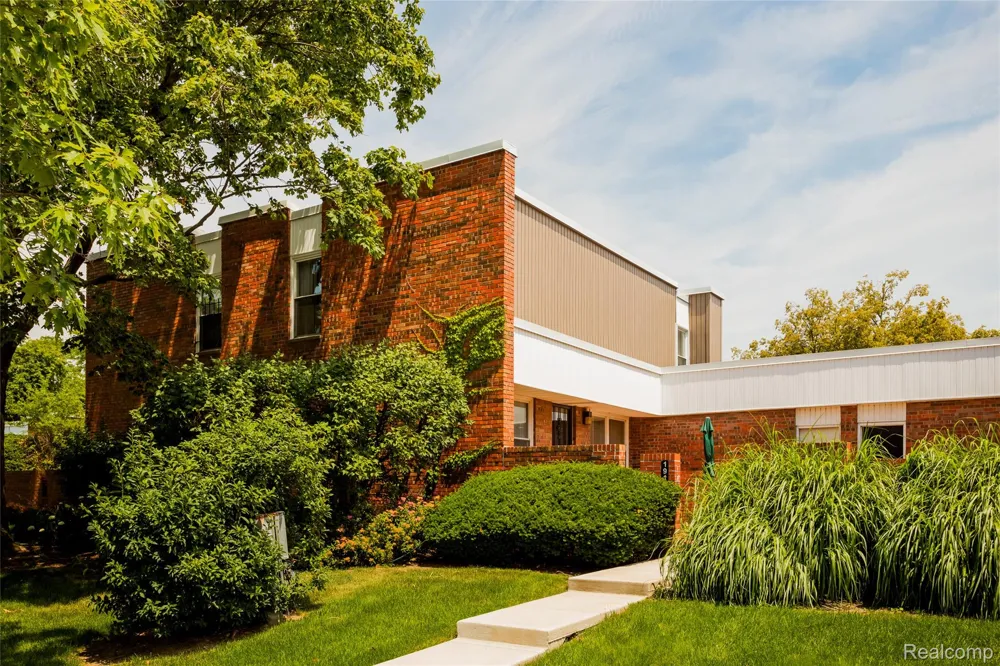 1911 Hyde Park Detroit City, MI 48207