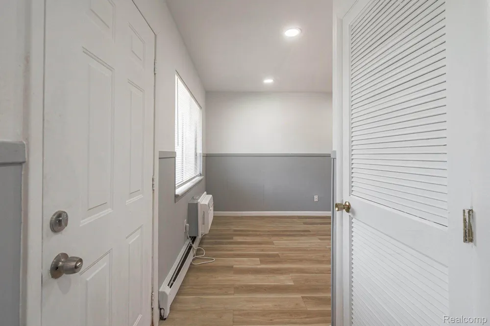 2475 S COMMERCE ROAD #10 Wolverine Lake Village, MI 48390