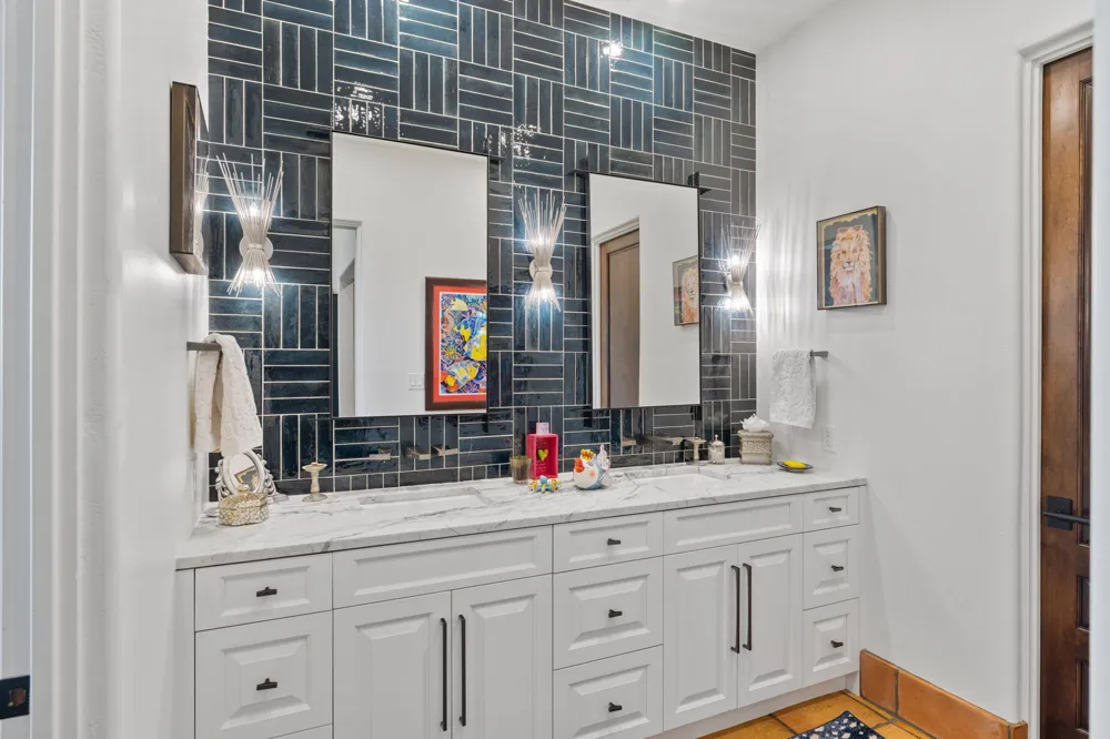 125 Plaza Escondido Horseshoe Bay, TX 78657