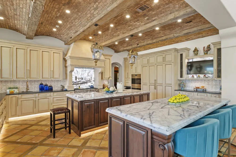 125 Plaza Escondido Horseshoe Bay, TX 78657