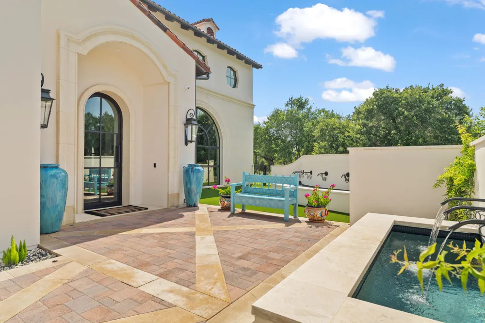 125 Plaza Escondido Horseshoe Bay, TX 78657