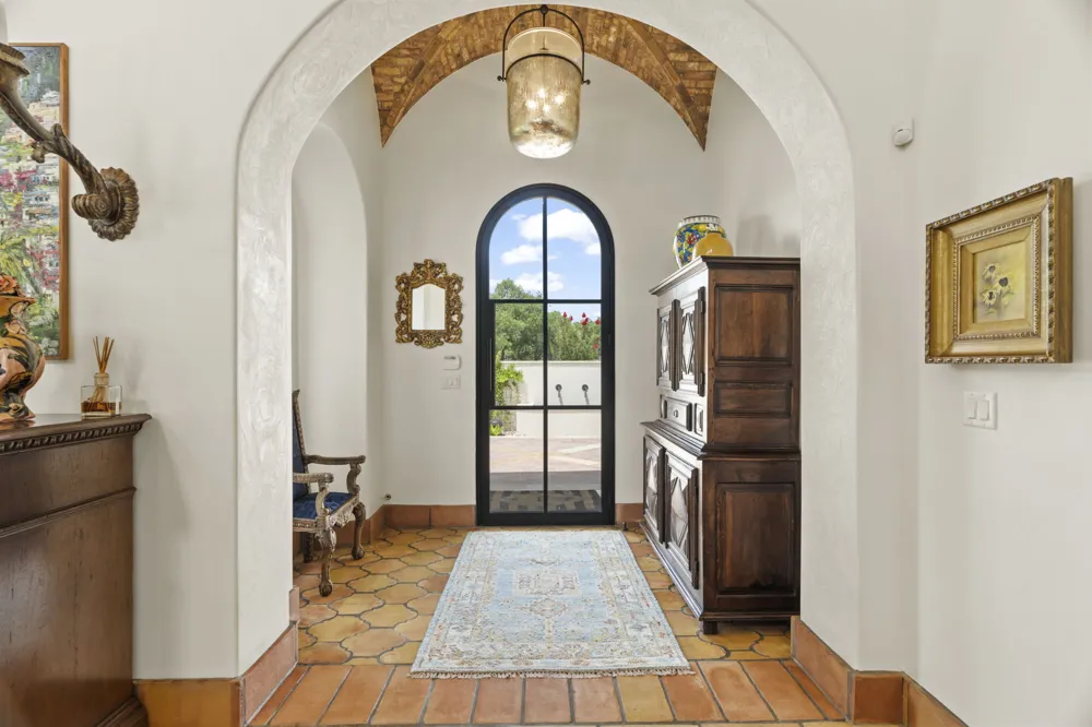 125 Plaza Escondido Horseshoe Bay, TX 78657